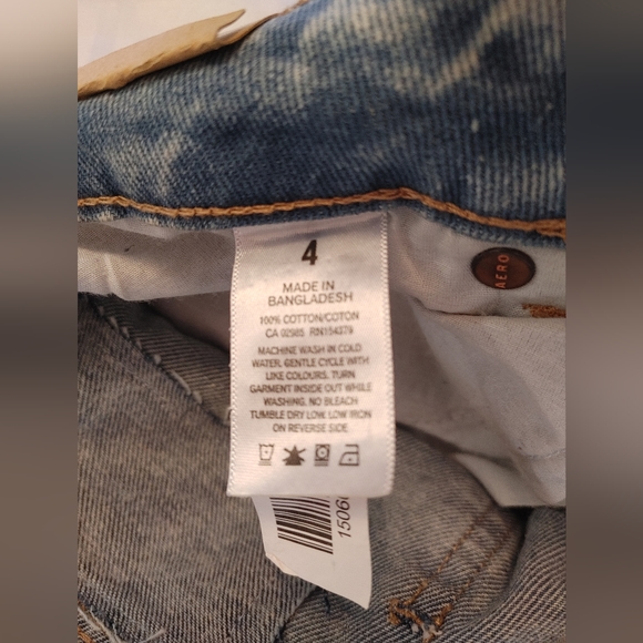 Aéropostale Distressed High Waisted Mom Jean NWT Size 4 - Picture 8 of 11